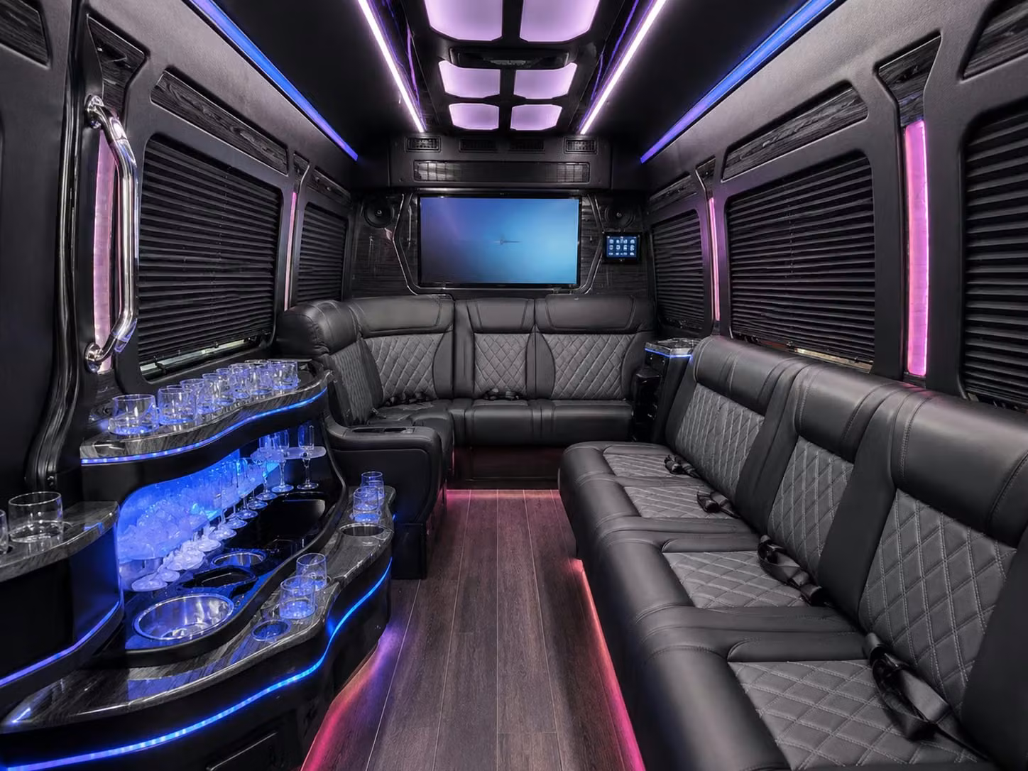 boyntonbeachcharterbus com makes booking late night reception shuttle buses in boynton beach simple